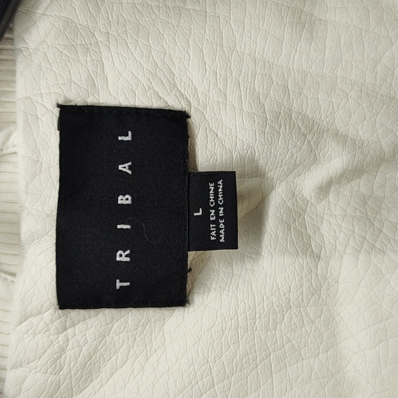 Tribal vest - Picture 2 of 11